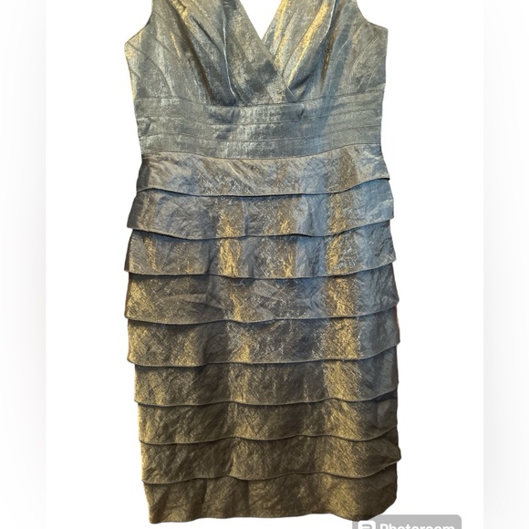 Adrianna Papell Women’s Layered V-Neck Shimmer
Dress Color Blue Size 10 - Picture 5 of 6